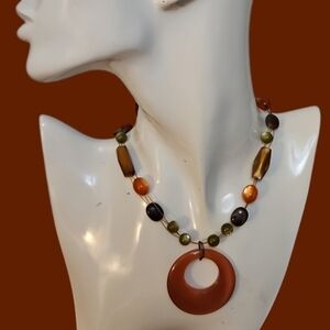 Vintage Lucite Moonglow Bead Floating Circle Pendant Necklace